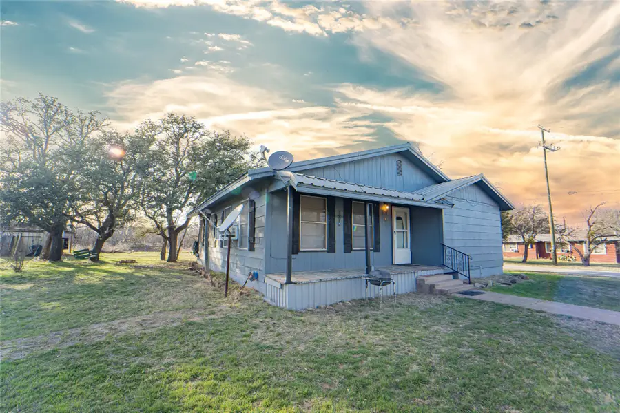 901 S Miller Street, Breckenridge, TX 76424 - #2