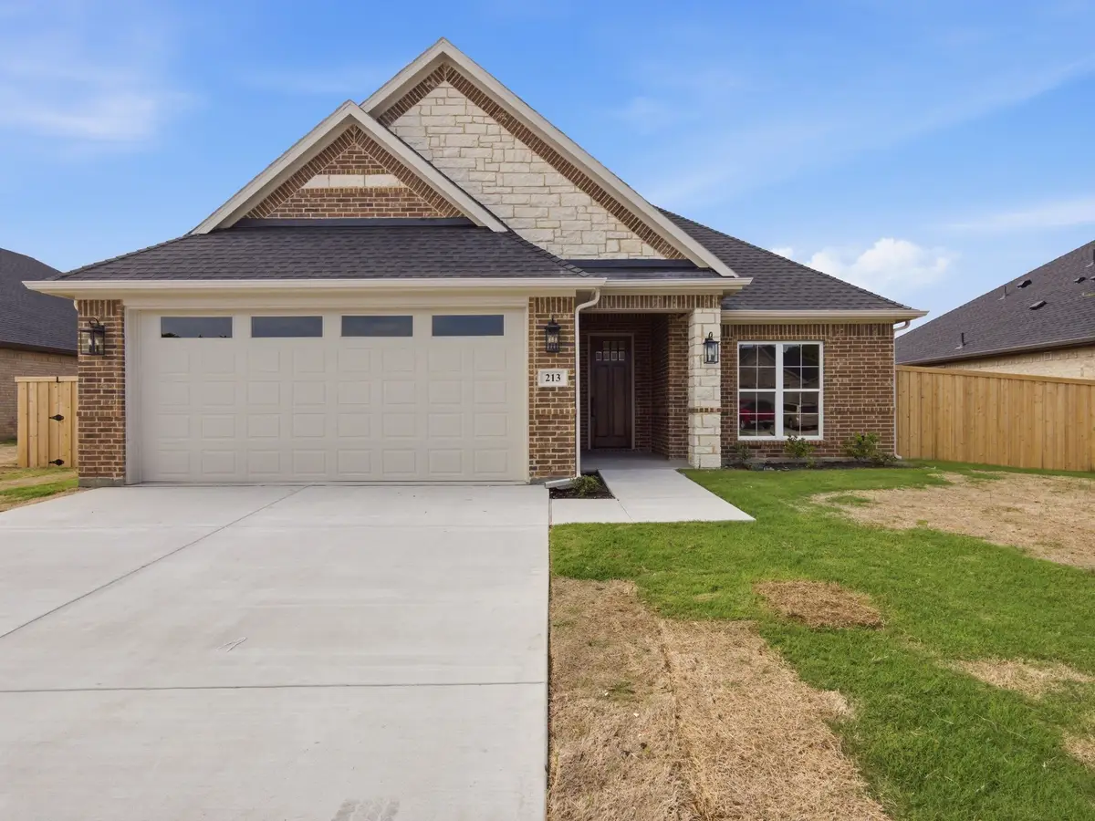 213 Alice Court, Grand Prairie, TX 75051 - #1