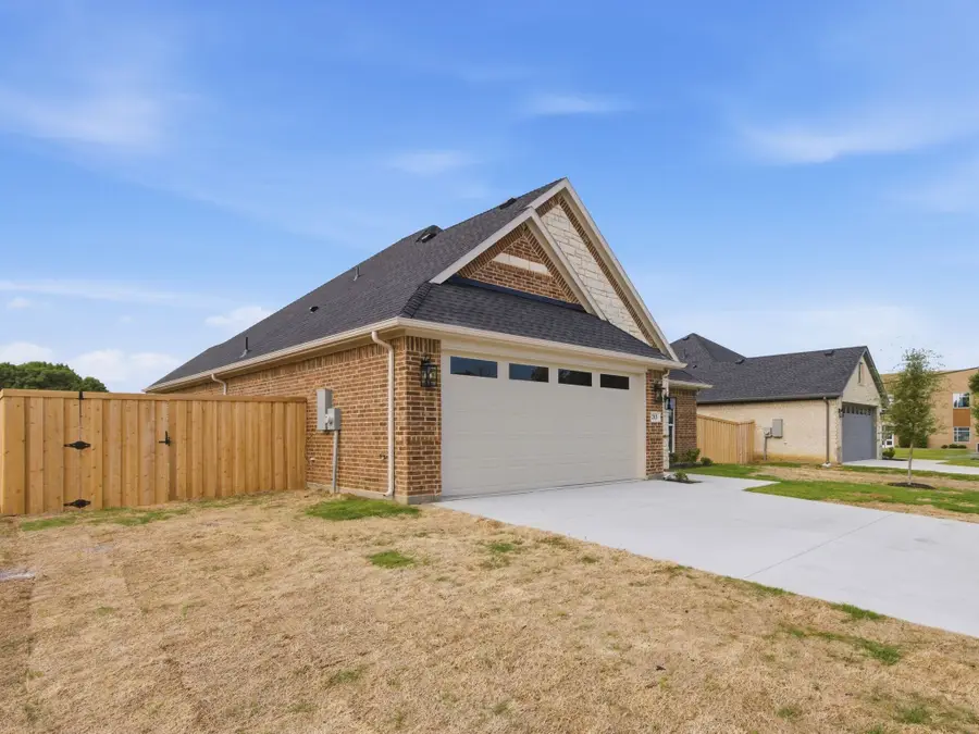 213 Alice Court, Grand Prairie, TX 75051 - #2