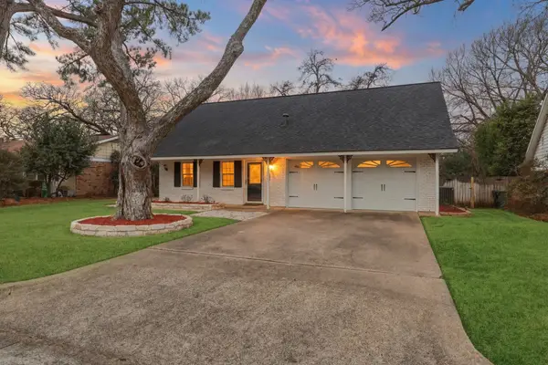 806 Waggoner Drive, Arlington, TX 76013