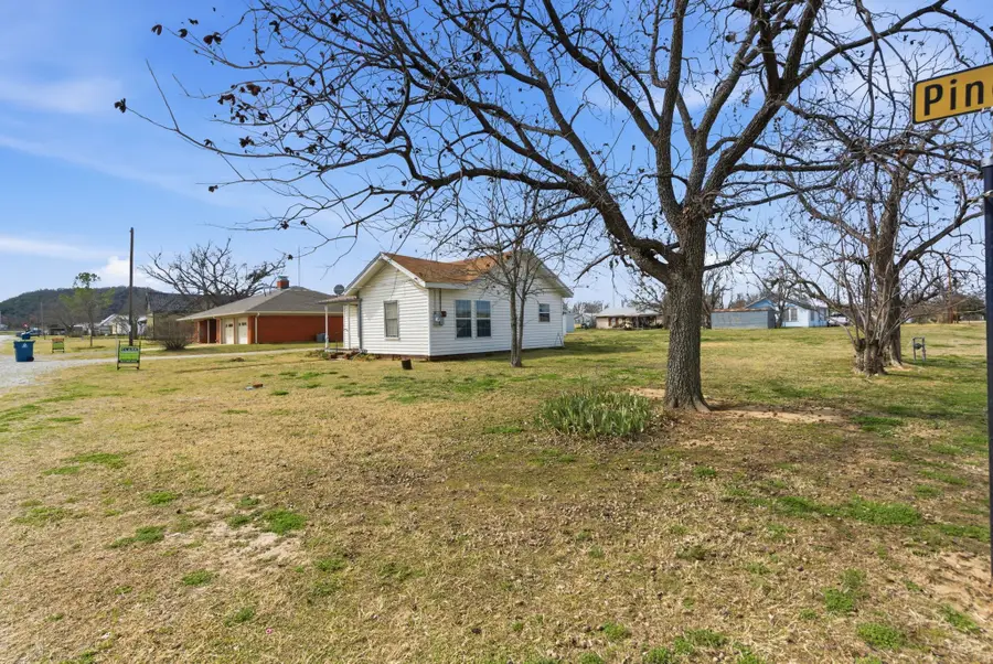 211 Pine Street, Gordon, TX 76453 - #3