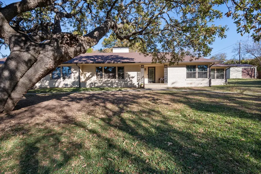300 W College Avenue, Alvarado, TX 76009 - #3