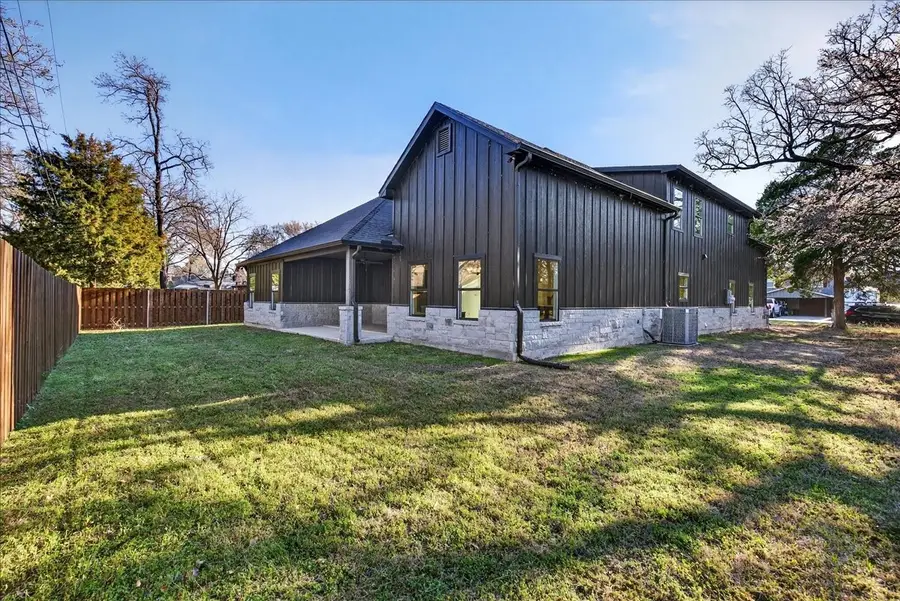114 Castlewood Road, Enchanted Oaks, TX 75156 - #2