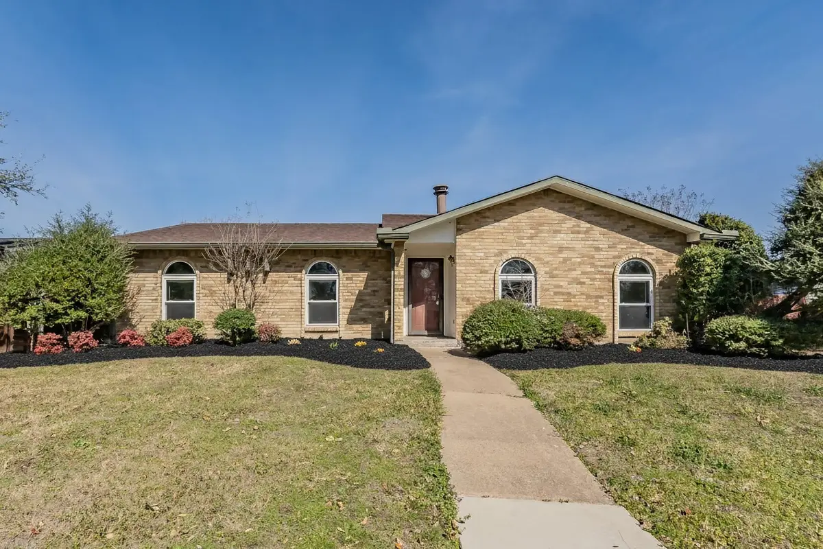 714 Woodlawn Lane, Grand Prairie, TX 75052 - #1