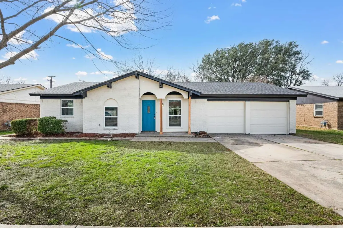 5832 Rosalyn Drive, Watauga, TX 76148 - #1