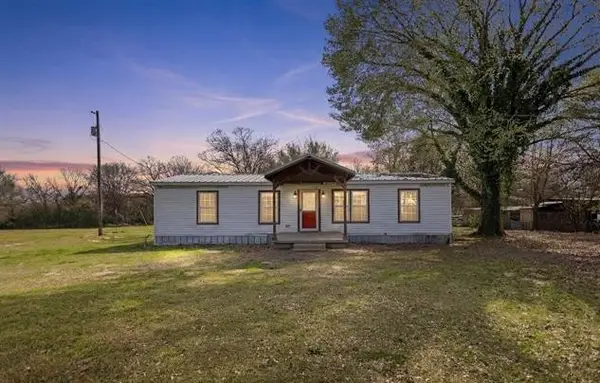 11867 Cherokee Way, Lindale, TX 75771