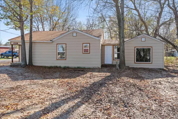 403 Halesboro Street, Bogata, TX 75417