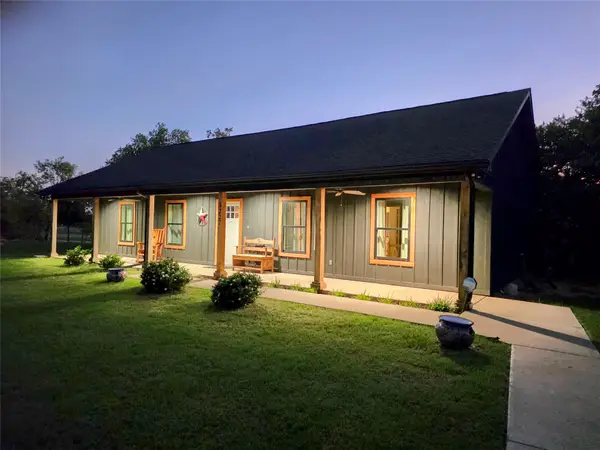 3227 Sunrise Court, Granbury, TX 76048