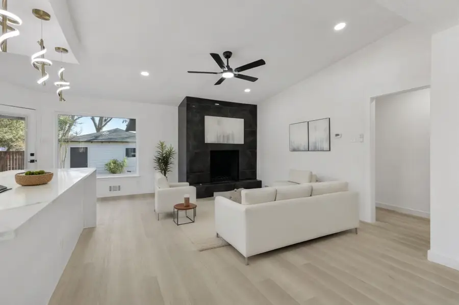 6858 Freemont Street, Dallas, TX 75231 - #3