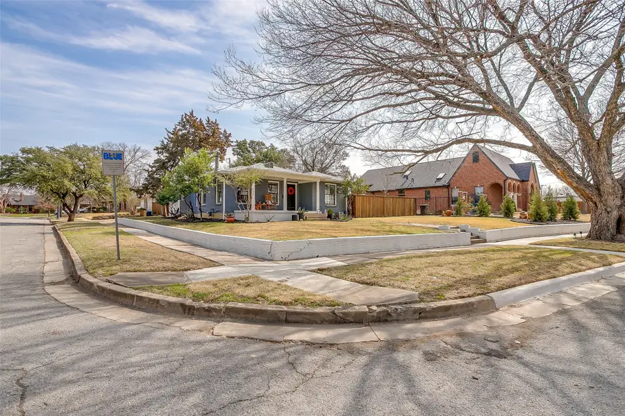 3033 6th Avenue, Fort Worth, TX 76110 - #3