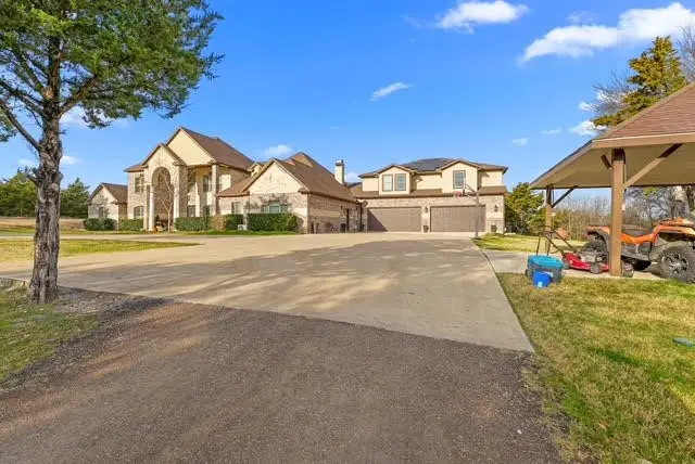 505 S Bluegrove Road, Lancaster, TX 75146 - #3