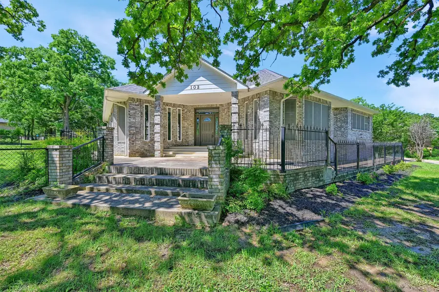 102 Santee Drive, Lake Kiowa, TX 76240 - #2