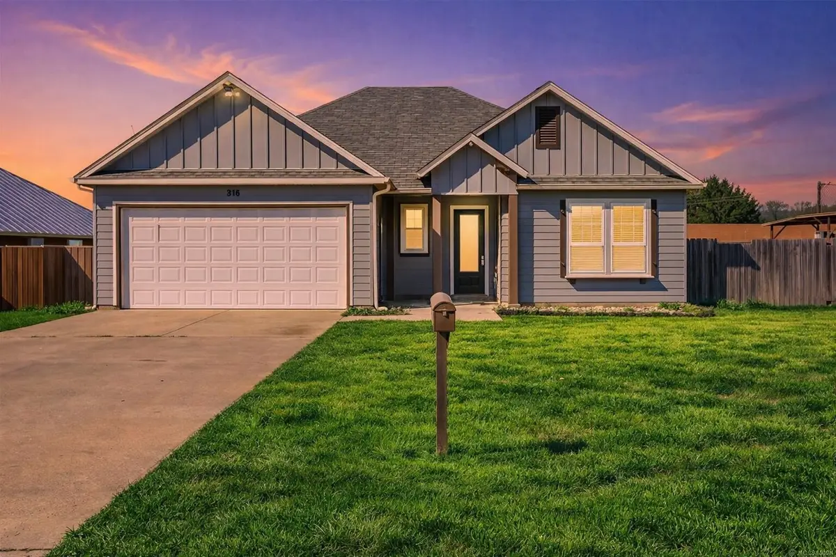 315 Ashwood Street, Azle, TX 76020 - #1