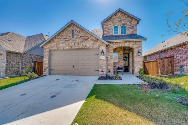 1520 Gelding Drive, Aubrey, TX 76227