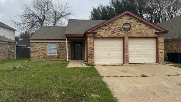 301 Spanish Moss Drive, Arlington, TX 76018