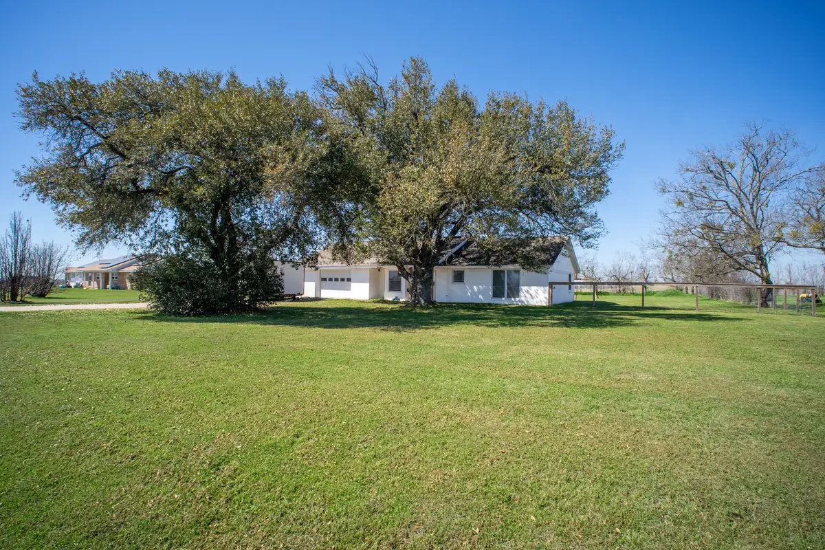 1916 S Hwy 14, Groesbeck, TX 76642 - #1
