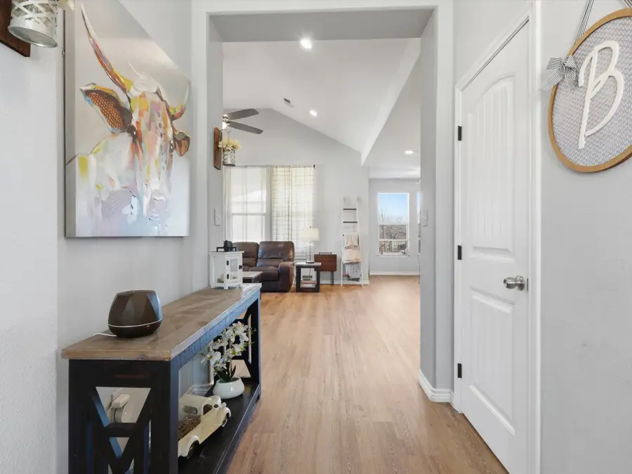 913 Carpenter Street, Azle, TX 76020 - #2