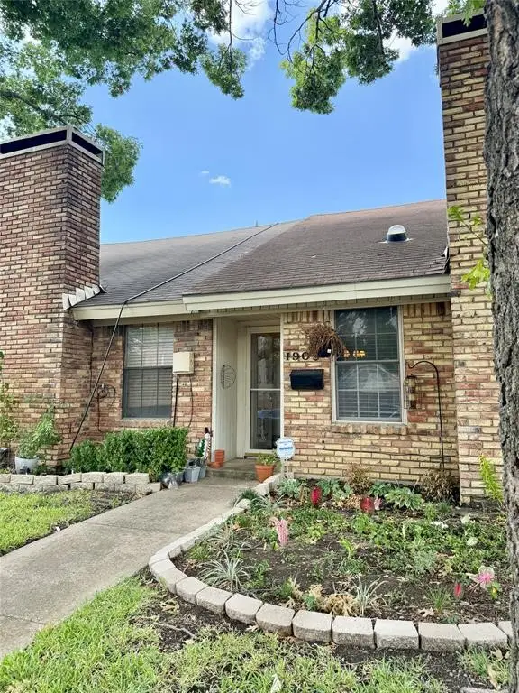 1909 Towngate Dr, Garland, TX 75041 - #2