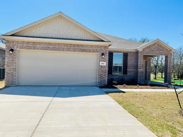 804 Peaceful Brook Drive, Fort Worth, TX 76140