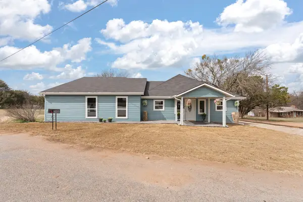 2808 Sky Harbour Drive, Granbury, TX 76049