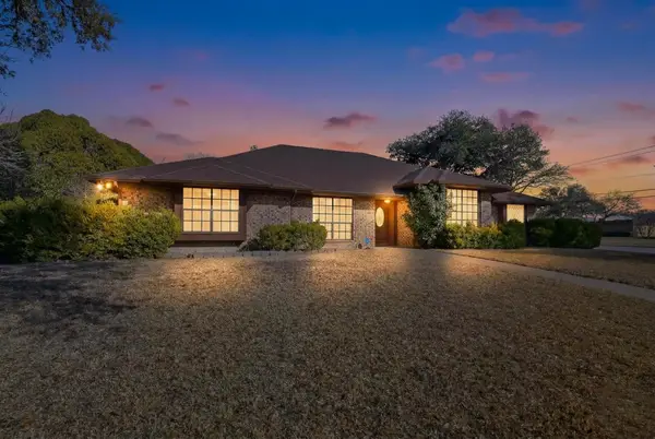 922 S Greenstone Lane, Duncanville, TX 75137