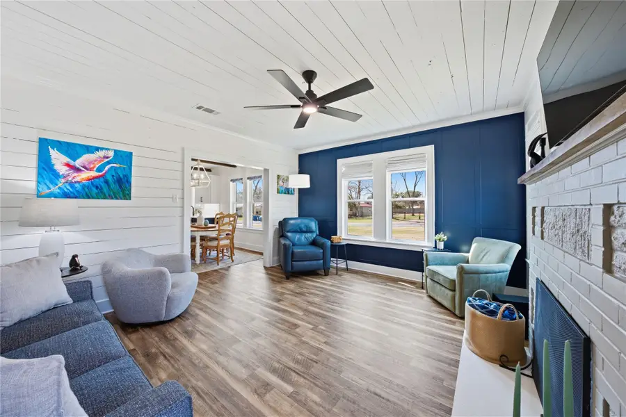 904 E College Street, Athens, TX 75751 - #3