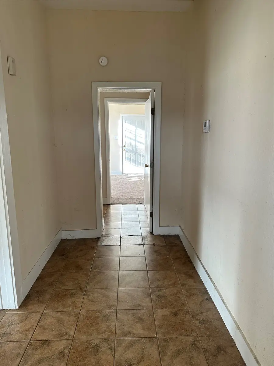 607 Main Street, Ennis, TX 75119 - #3