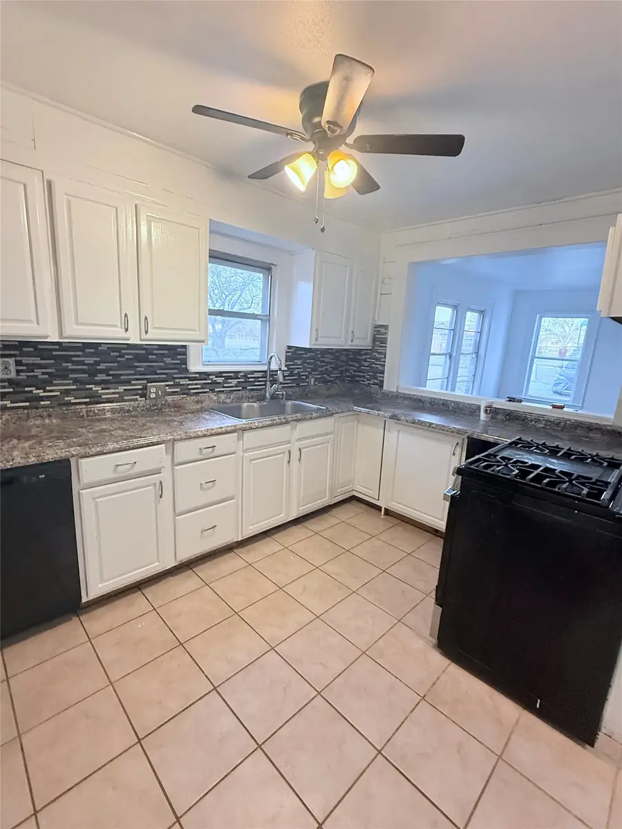 417 Corry A Edwards Drive, Kennedale, TX 76060 - #2