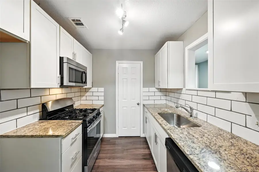 3465 Kellogg Avenue, Dallas, TX 75216 - #2