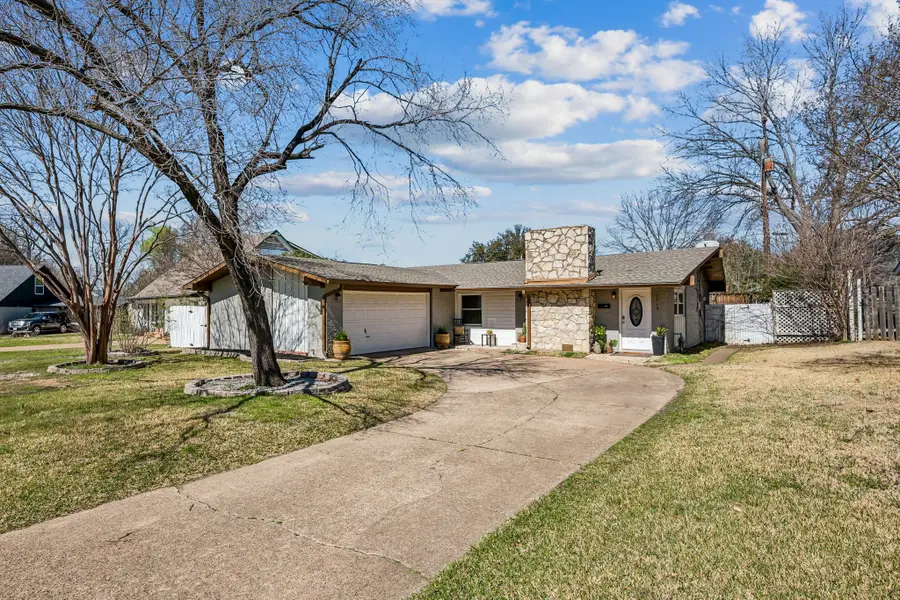 1115 Edwards Court N, Irving, TX 75062 - #2