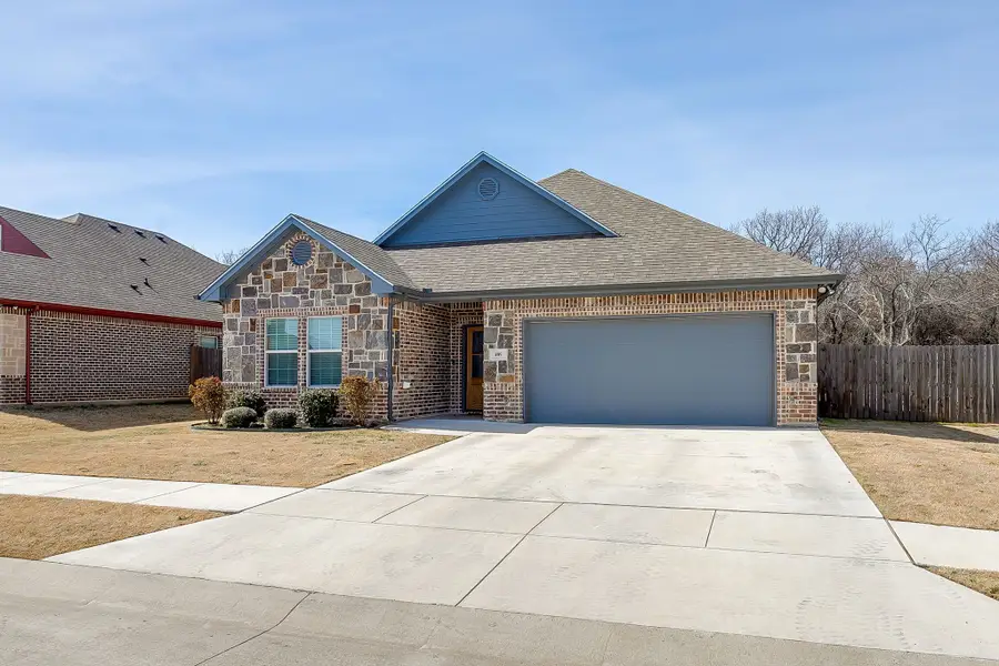409 Titus Drive, Springtown, TX 76082 - #2