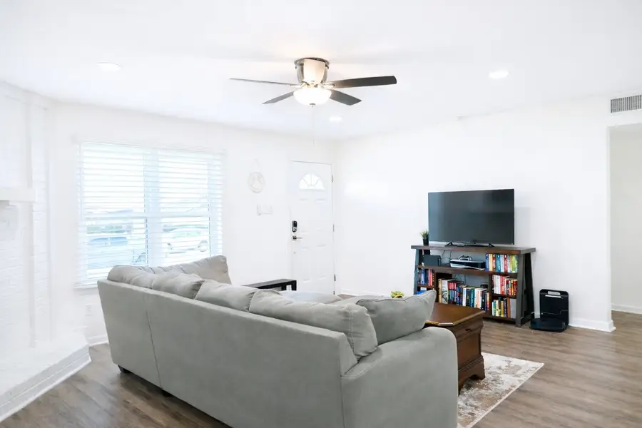 2223 Ridgedale Drive, Carrollton, TX 75006 - #2