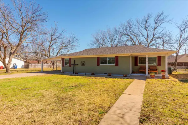 223 Garver Avenue, Van Alstyne, TX 75495