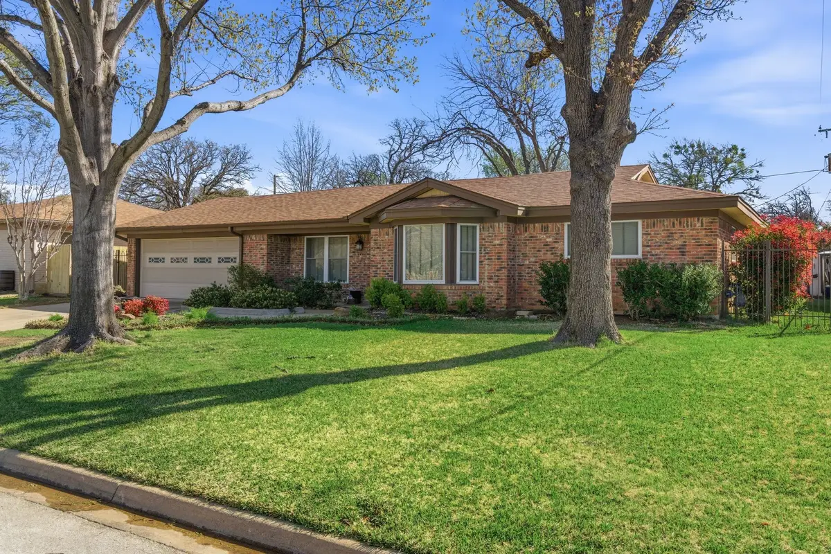 1760 Acorn Lane, Hurst, TX 76054 - #1