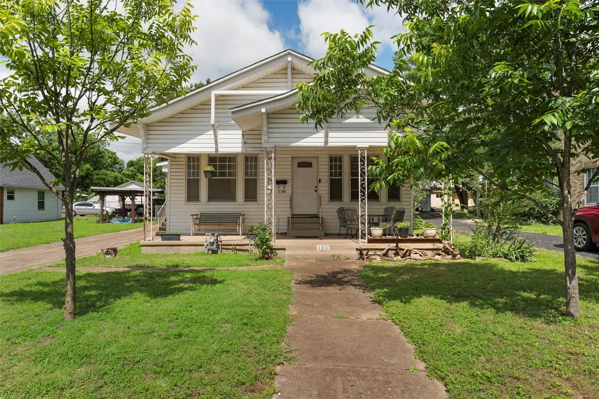 105 N Davis Street, West, TX 76691 - #1