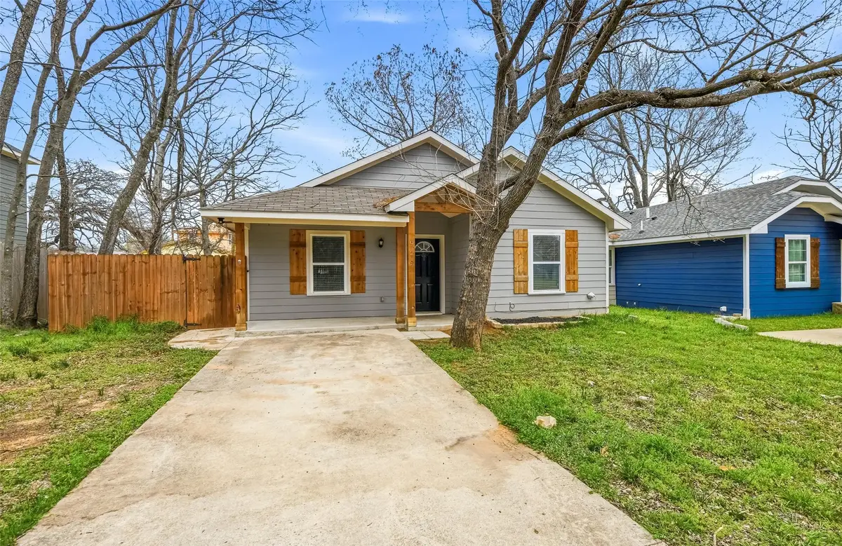929 W Collins Street, Denison, TX 75020 - #1