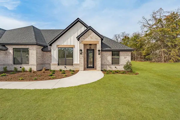 2017 Forest Bridge, Reno, TX 76020