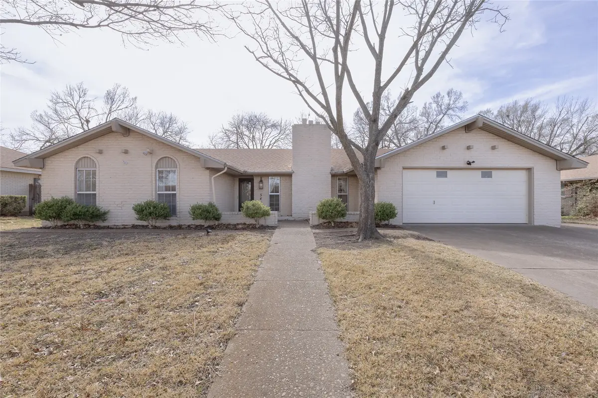 540 Topeka Drive, Woodway, TX 76712 - #1