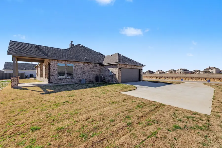 6009 Amber, Sanger, TX 76266 - #3