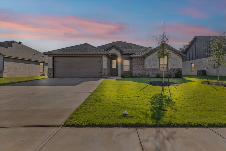 620 Jameson Street, Springtown, TX 76082 - #3