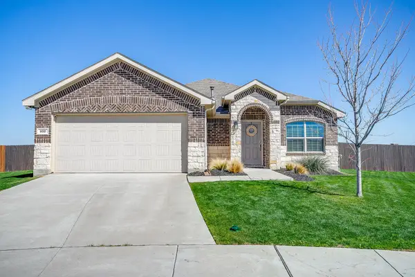 800 Amberwood Court, Haslet, TX 76052