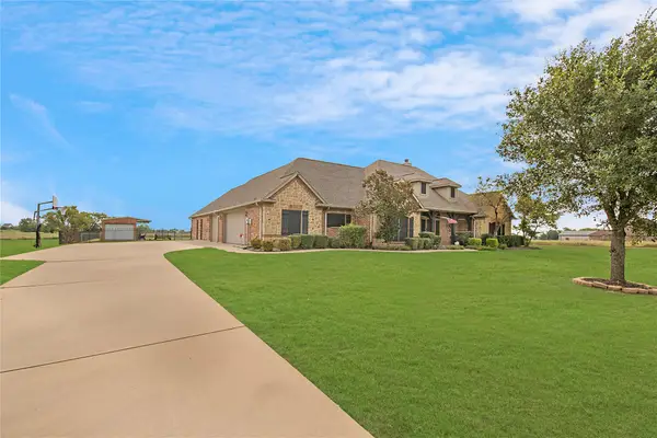 1354 Shadow Lakes, Wills Point, TX 75169