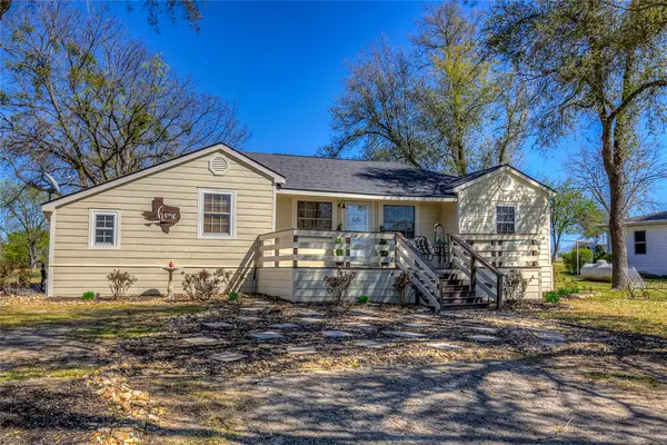 697 Tawakoni Drive, East Tawakoni, TX 75472