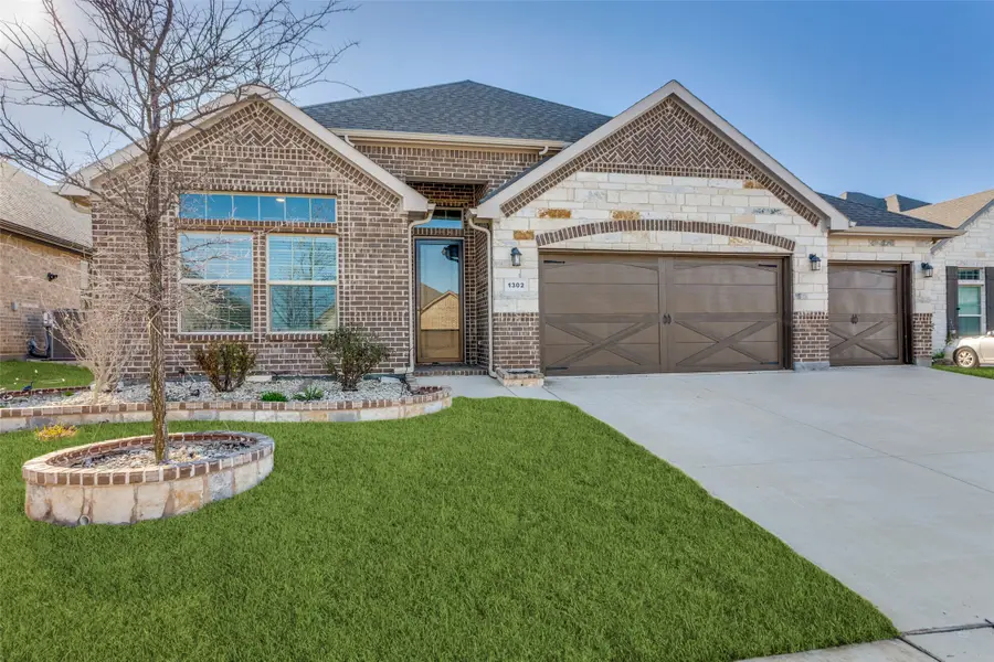 1302 Axis Deer Road, Arlington, TX 76002 - #2