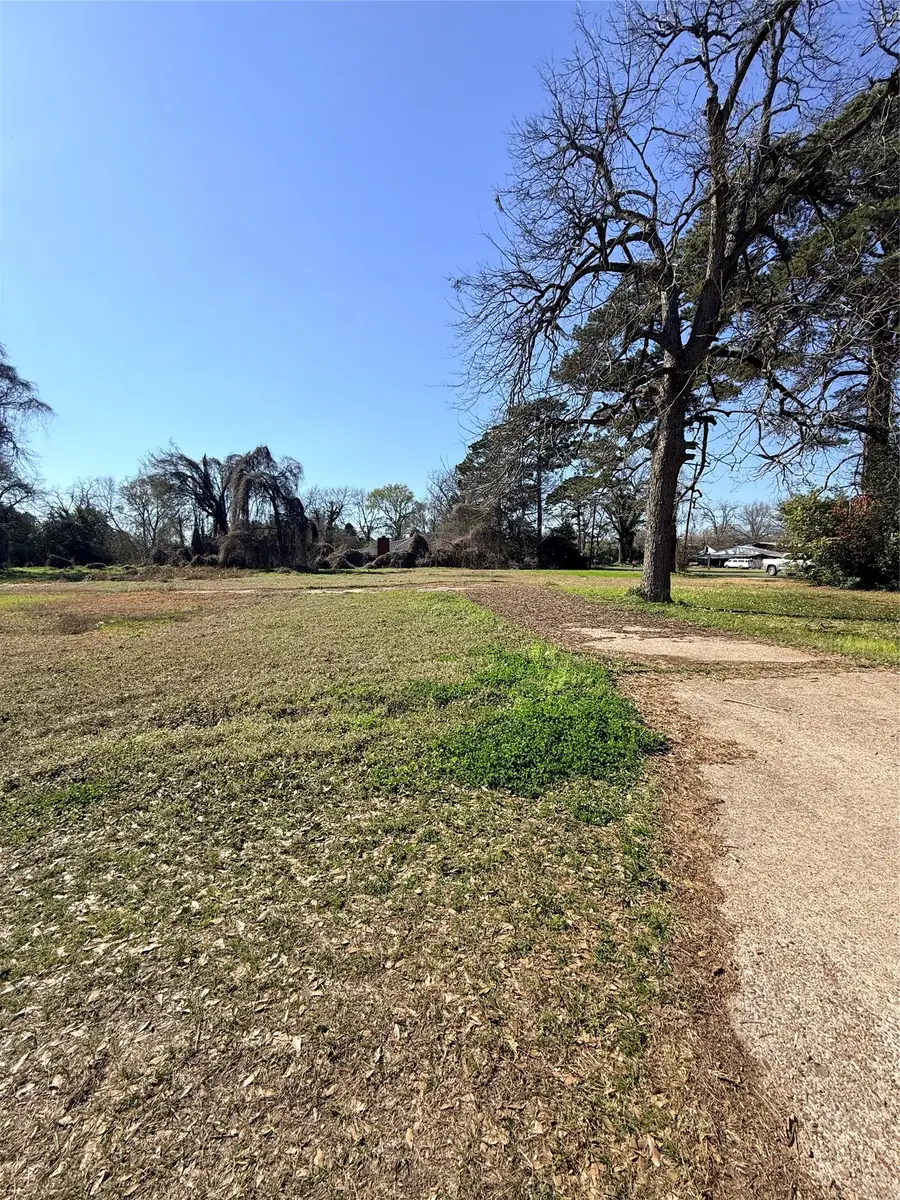 2206 Twitchell Street, Coushatta, LA 71019 - #3