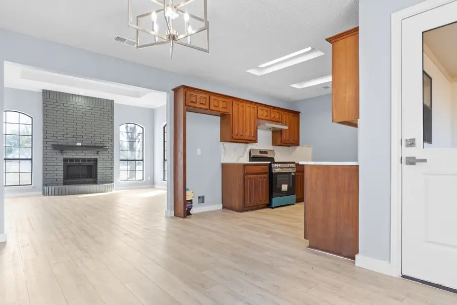 655 E Reindeer Road, Lancaster, TX 75146 - #3