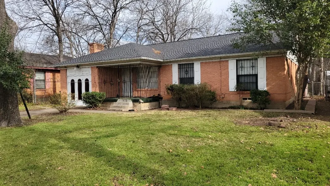 1251 E Pentagon Parkway, Dallas, TX 75216 - #1