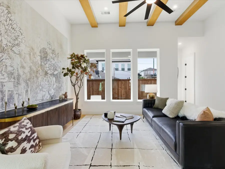 916 E Louisiana Drive, Dallas, TX 75216 - #3