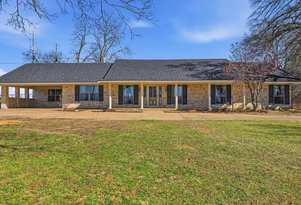 810 W Pine Street, Winnsboro, TX 75494 - #1