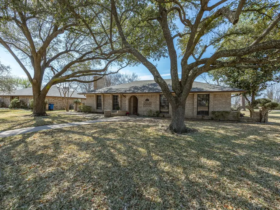 309 Highland Drive, Ennis, TX 75119 - #2